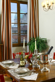 Firenze Toscana Alloggio: Soggiorno con tavolo da pranzo dell'Alloggio Ghiberti a Firenze