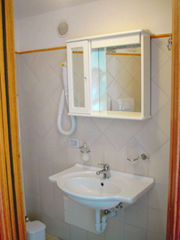 Amalfi Chambre: La salle de bains de la Chambre Ludovica Type A à Amalfi