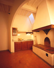 Kitchen of Porta San Matteo apartment in San Gimignano