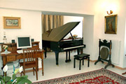 Villa Amalfi: Ambiente in comune con  pianoforte e computer di Villa Felice ad Amalfi
